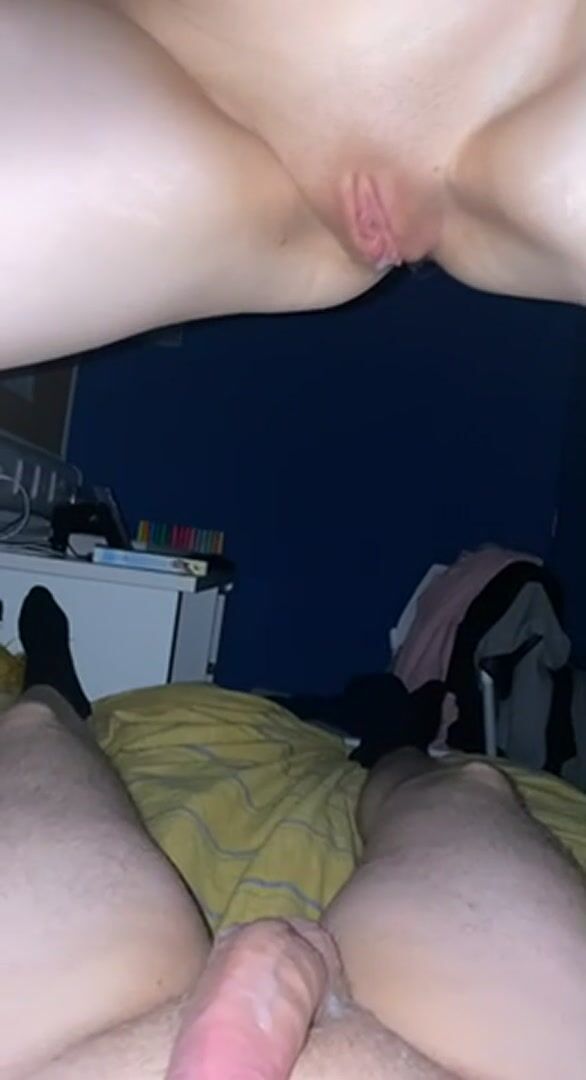 I’m just a horny 19 years old getting creampied by my college roommate everyday